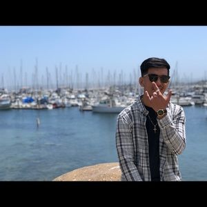 Meet your Posher, Julian